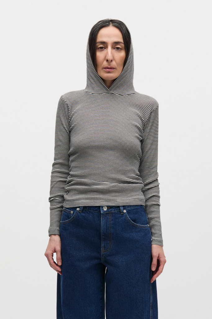 2x2 Cotton Stripe Tilla Hood - Black/Vanilla Ice - Mads Nørgaard