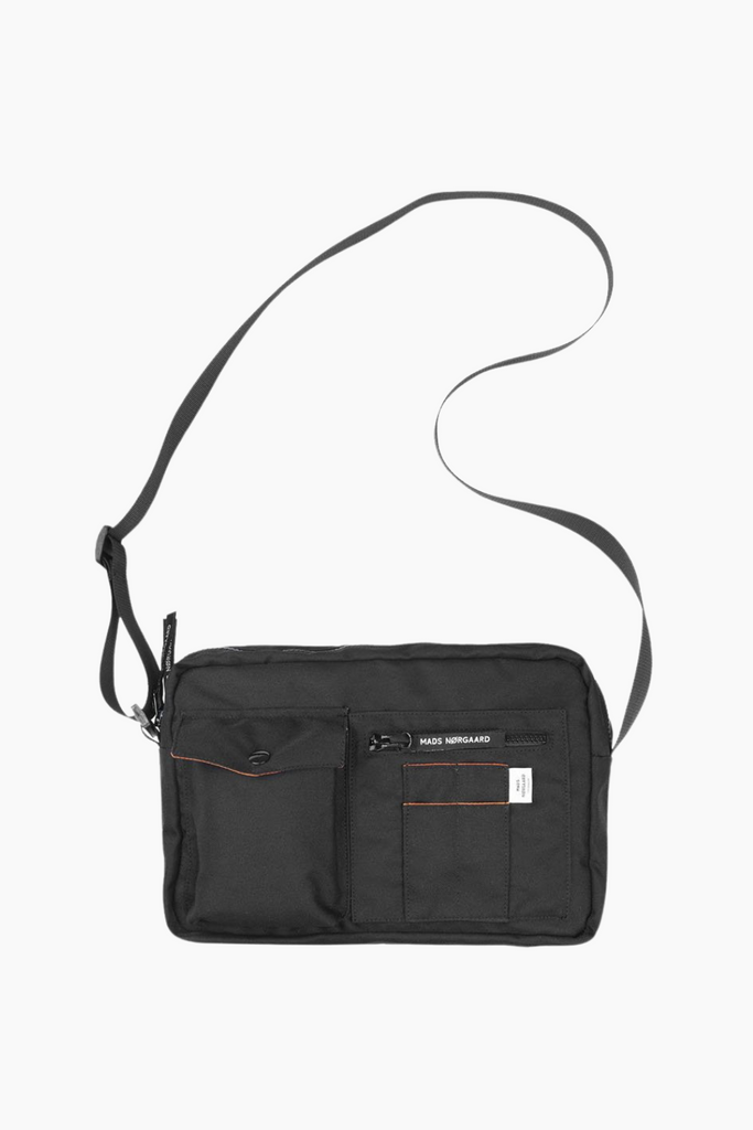 Bel One Cappa 131503 - Svart - Mads Nørgaard