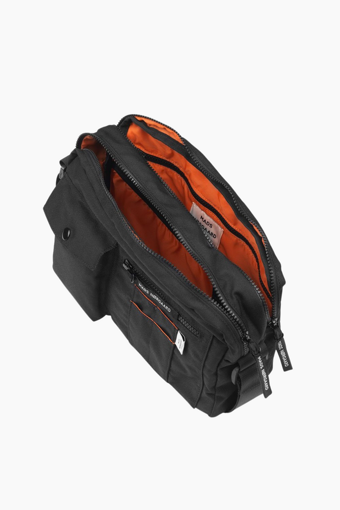 Bel One Cappa 131503 - Svart - Mads Nørgaard