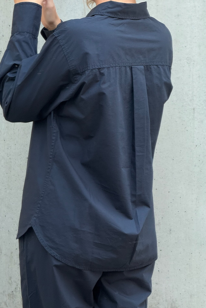 Liv Shirt - Navy - byQNTS