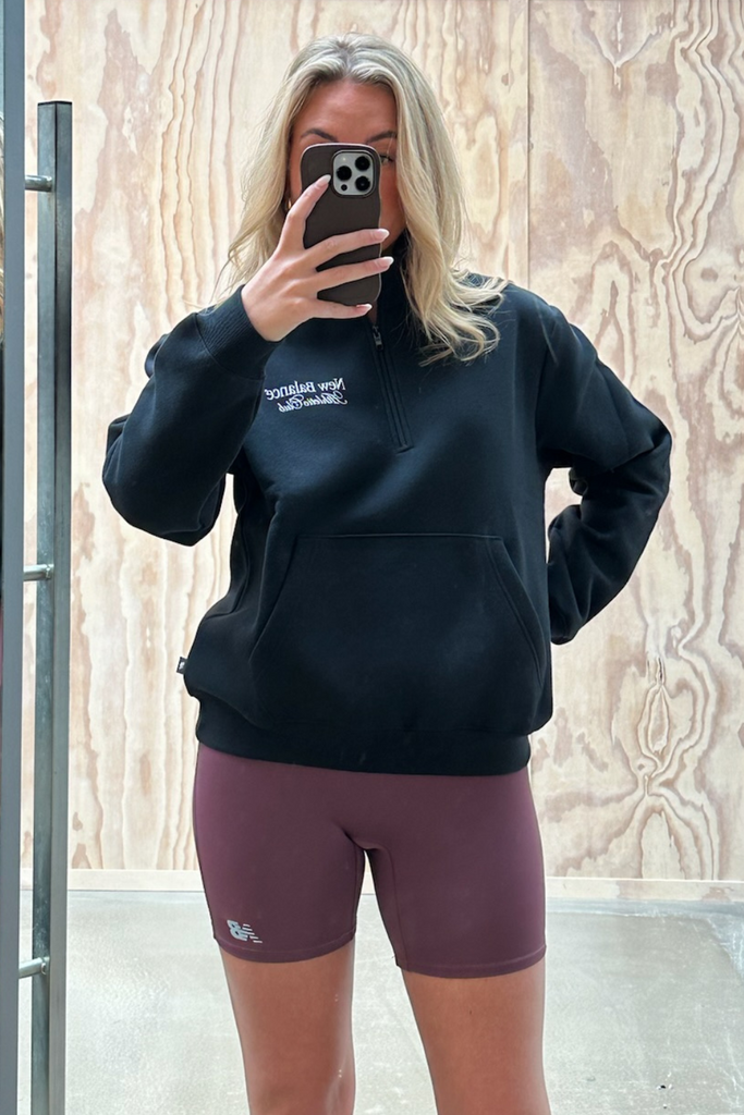 Linear Graphic Half Zip - Black - New Balance