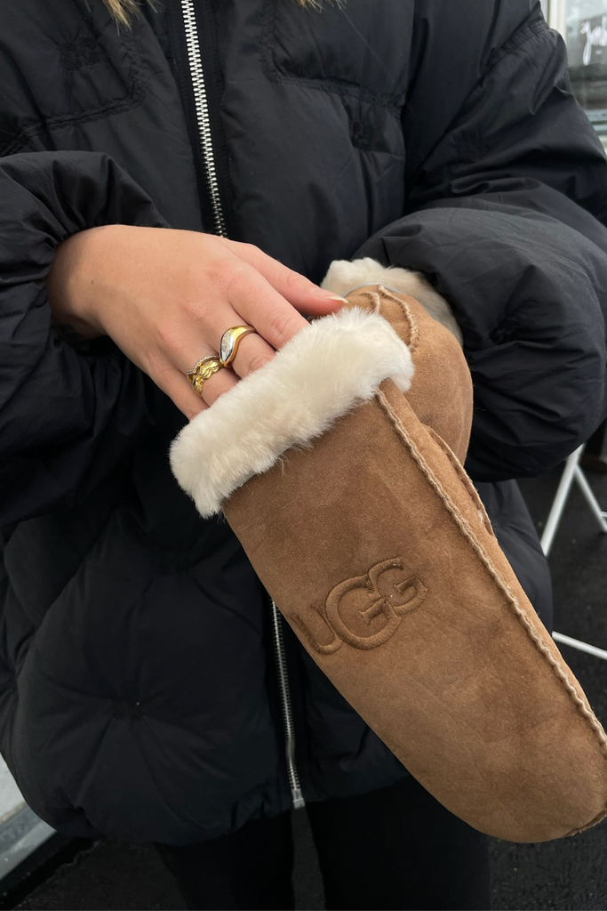 W Sheepskin Embroider Mitten - Chestnut - UGG