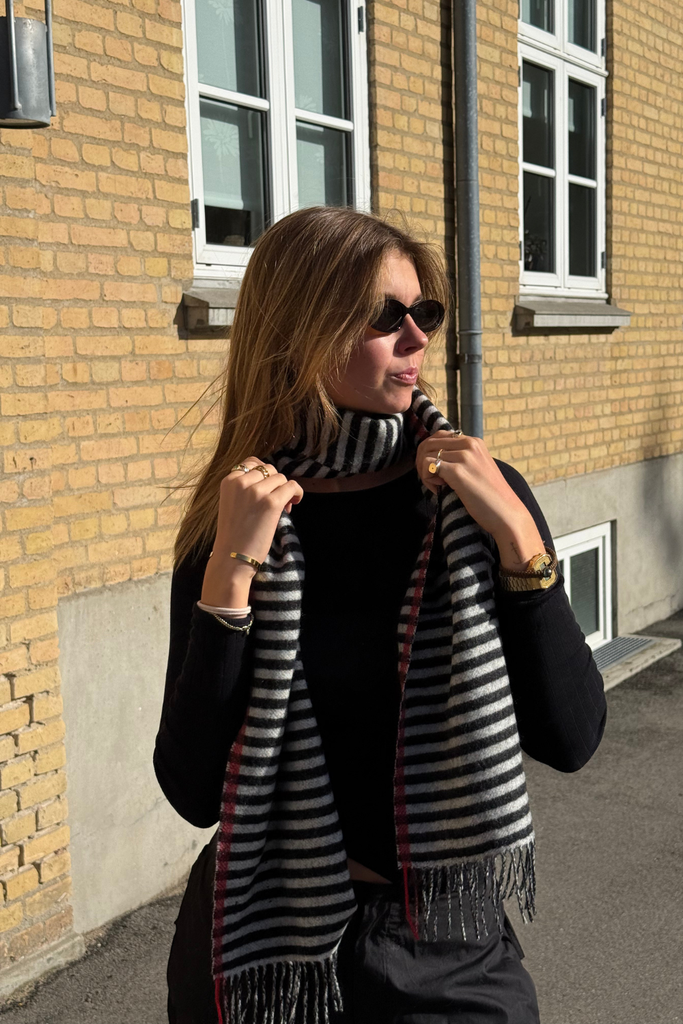 Premium Ellen Scarf - Black/White - Mads Nørgaard