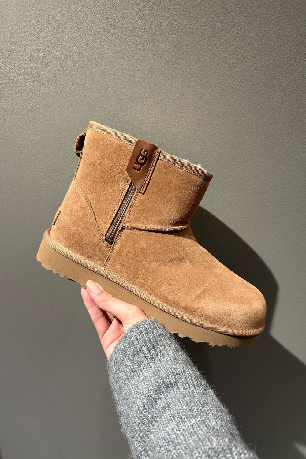 W Classic Mini B Zip - Chestnut - UGG