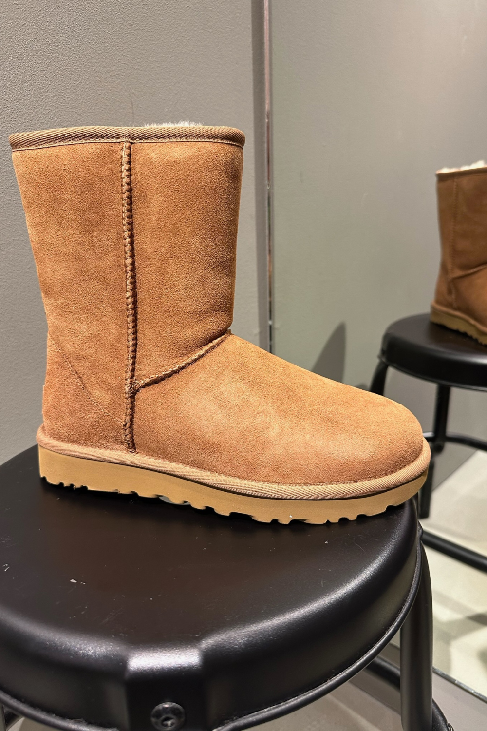 W Classic Short II - Chestnut - UGG