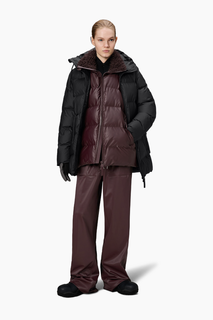 Puffer w jacka - svart - Rains