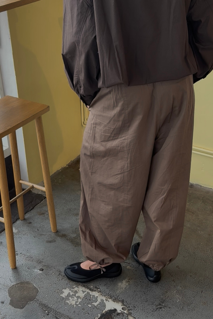 Ankers Balloon Pants - Light Brown - byQNTS