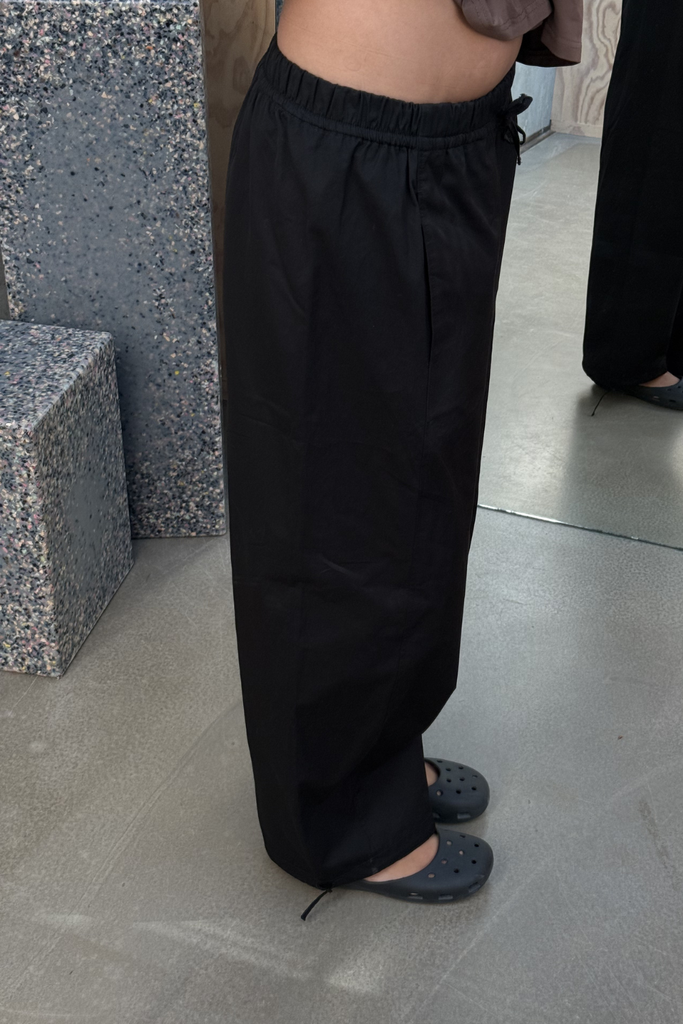 Ankers Balloon Pants - Black - byQNTS