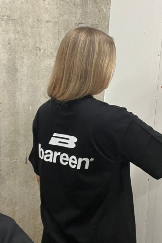 Box Fit T-Shirt Logo - Black - bareen