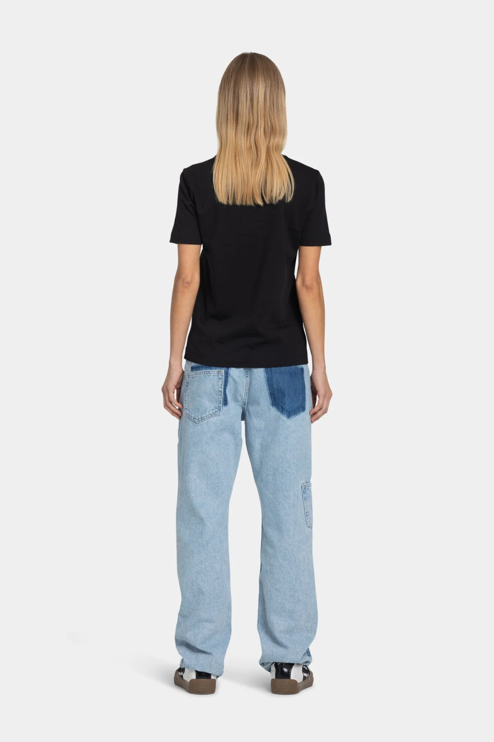 Classic Fit T-shirt - Black - bareen