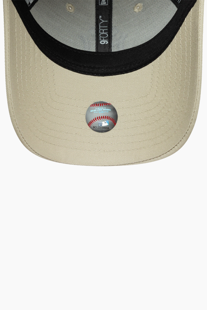Female League Ess 9Forty - Beige - New Era