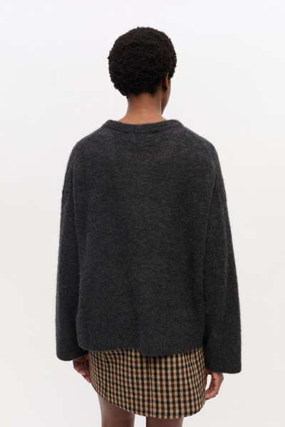 Fine Brushed Alpaca Banana Oversized O-neck K2516 - Phantom - GANNI