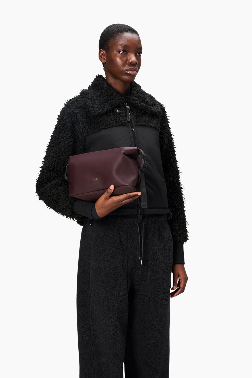 Hilo Wash Bag W3 - Depth - Rains