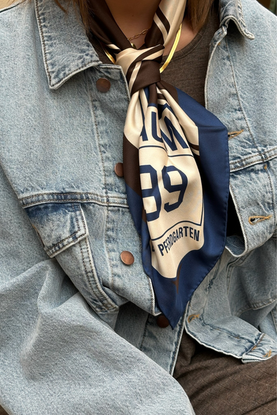 Leah Scarf - Hot Fudge Football - Baum Und Pferdgarten-3