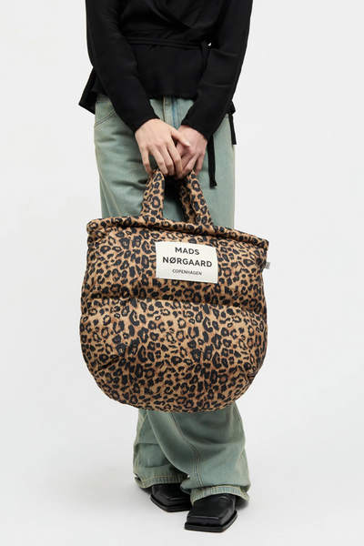 Light Ripstop Pillow AOP Bag - Leo AOP/Black - Mads Nørgaard