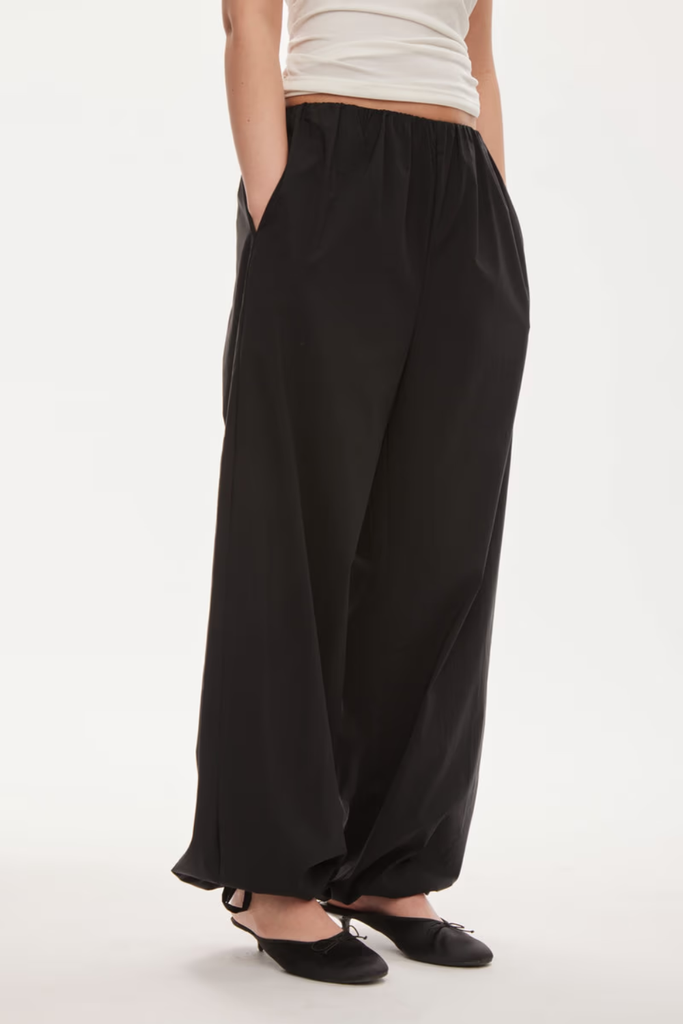 Miku Trousers - Black - Oval Square