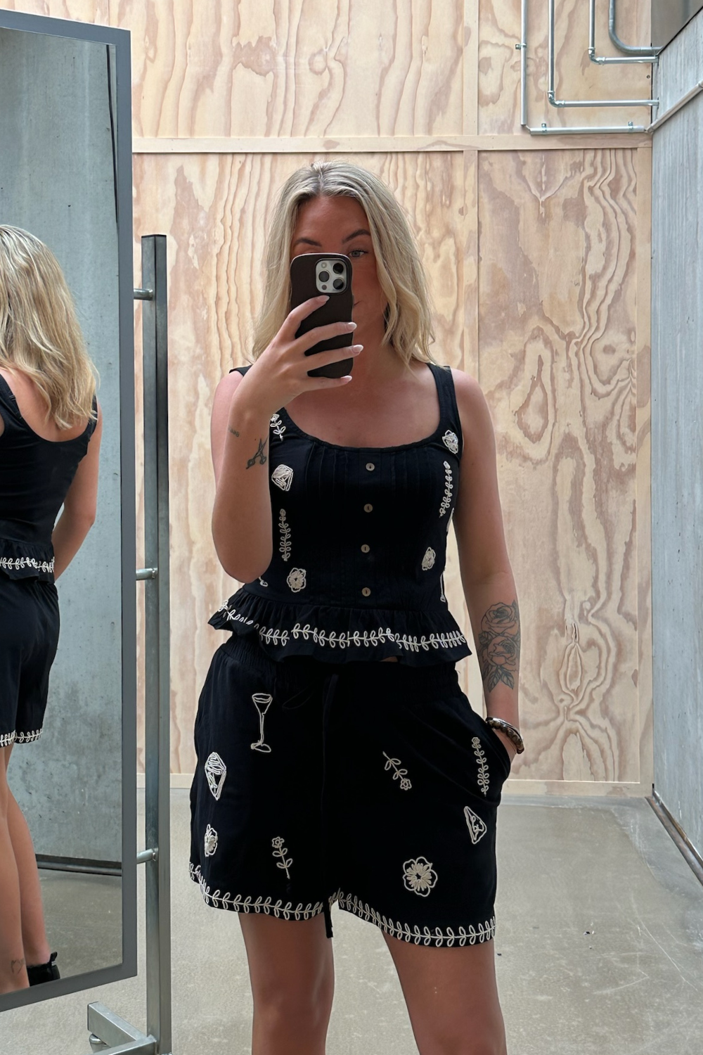 Objminna S7L Embroderet Top - Black - Object