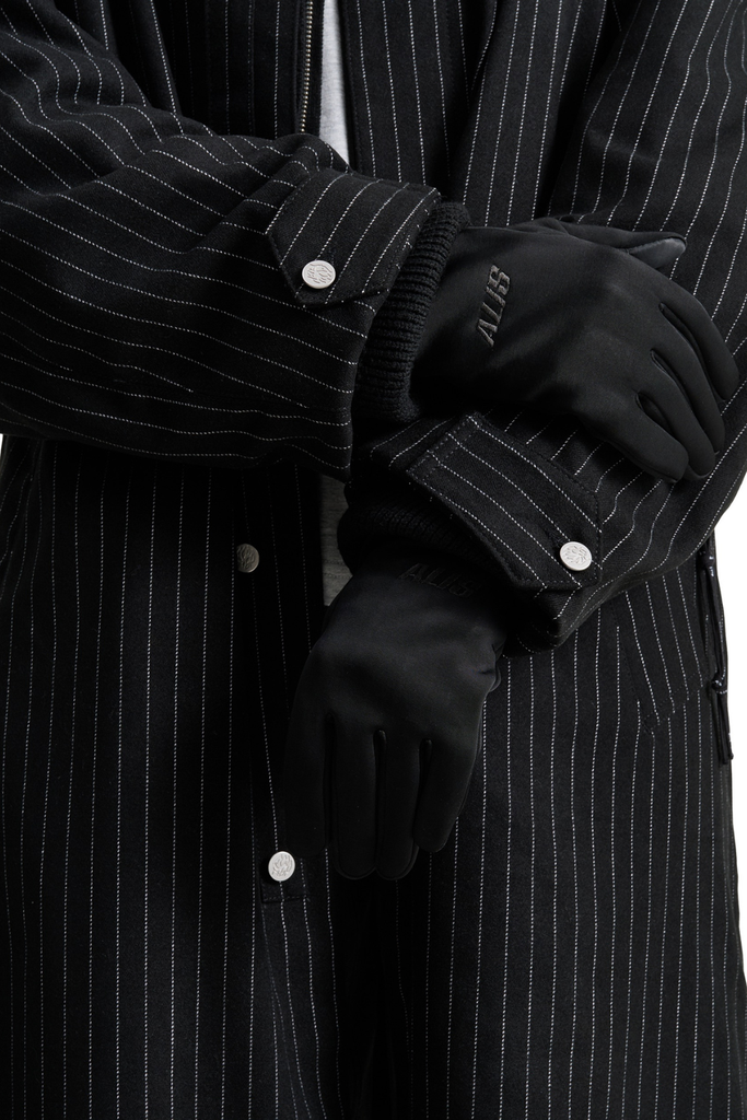 Pura Running Gloves With Embroidering - Solid Black - ALIS