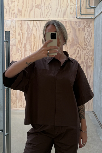 SS Shirt - Brown - byQNTS