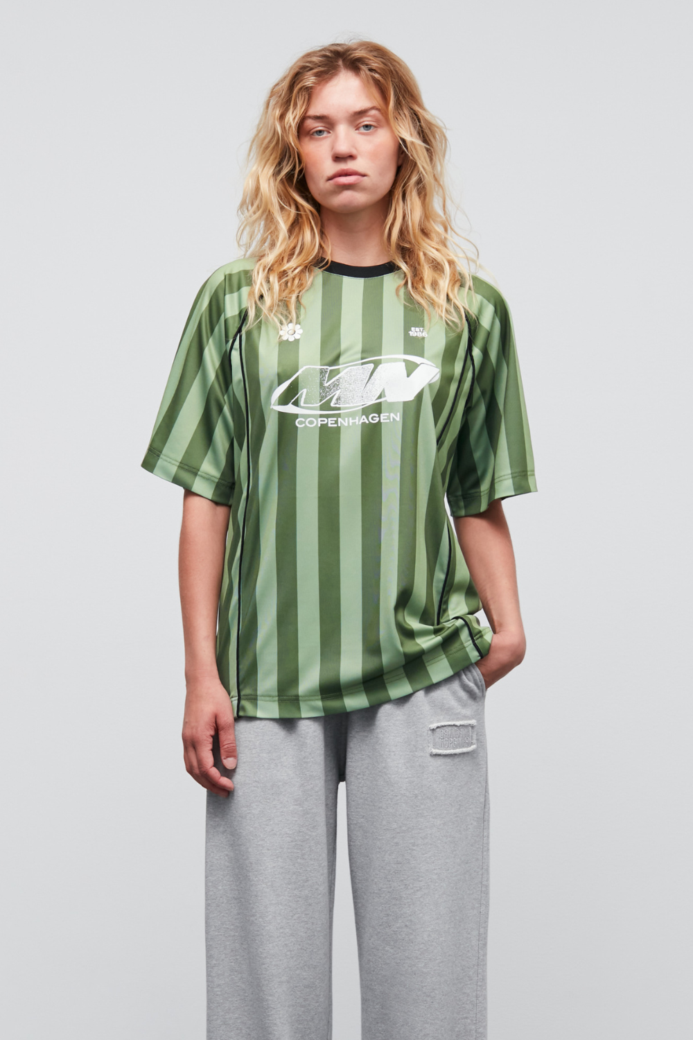 Shiny Sport Manna Tee - Leaf Cover/Oil Green - Mads Nørgaard