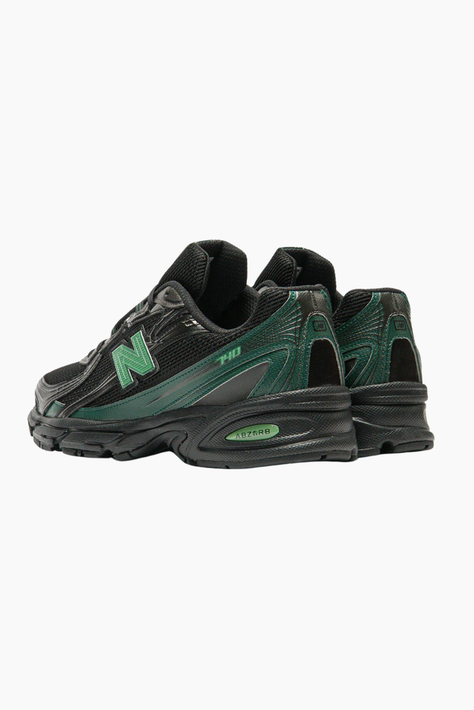 U7407T3 - Black/Nordic Green - New Balance