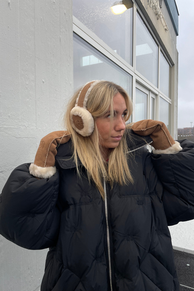 W Sheepskin Embroidery Earmuff - Chestnut - UGG